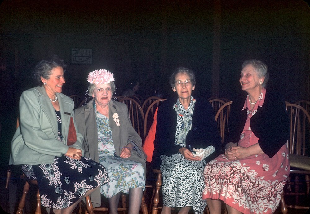 Valera Allen,?, Louise Bosch, Agnes Alexander at Geyserville