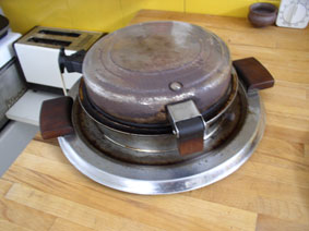 waffle iron from 1930s