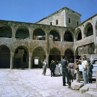Akka courtyard 19 May 1960