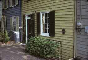 house with historic plaque