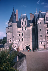 Langais Chateau