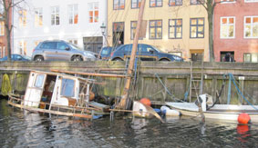 sunken houseboat