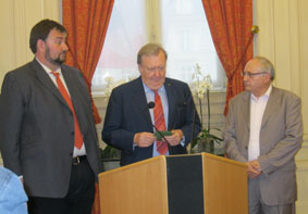 Carlo Rubbia receiving the medal of the City of Reims