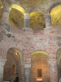 interior, Rotonda de S. Lorenzo