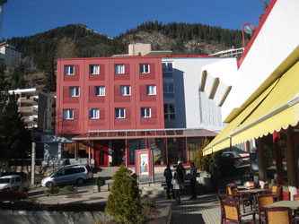 Hotel, Leysan