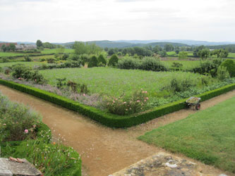 Chateau de Quincize garden